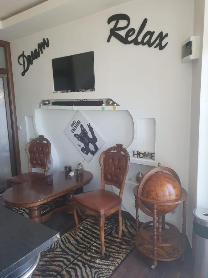 Relax Haus Hotel Hunedoara Eksteriør billede